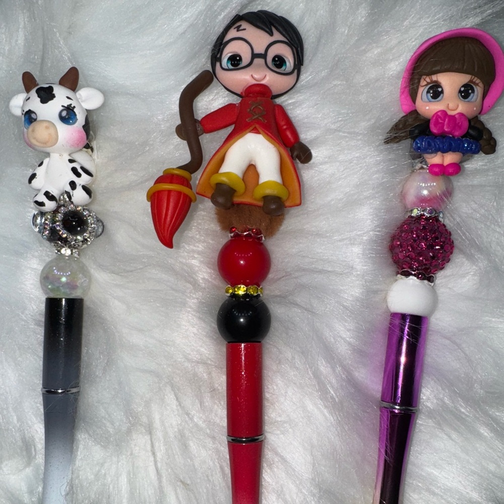 Hand made pens 🤍